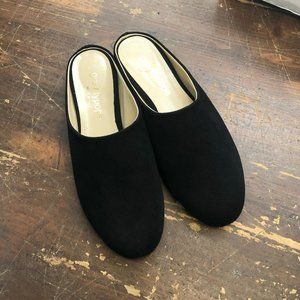 Last Chance - Gravity Pope suede mules